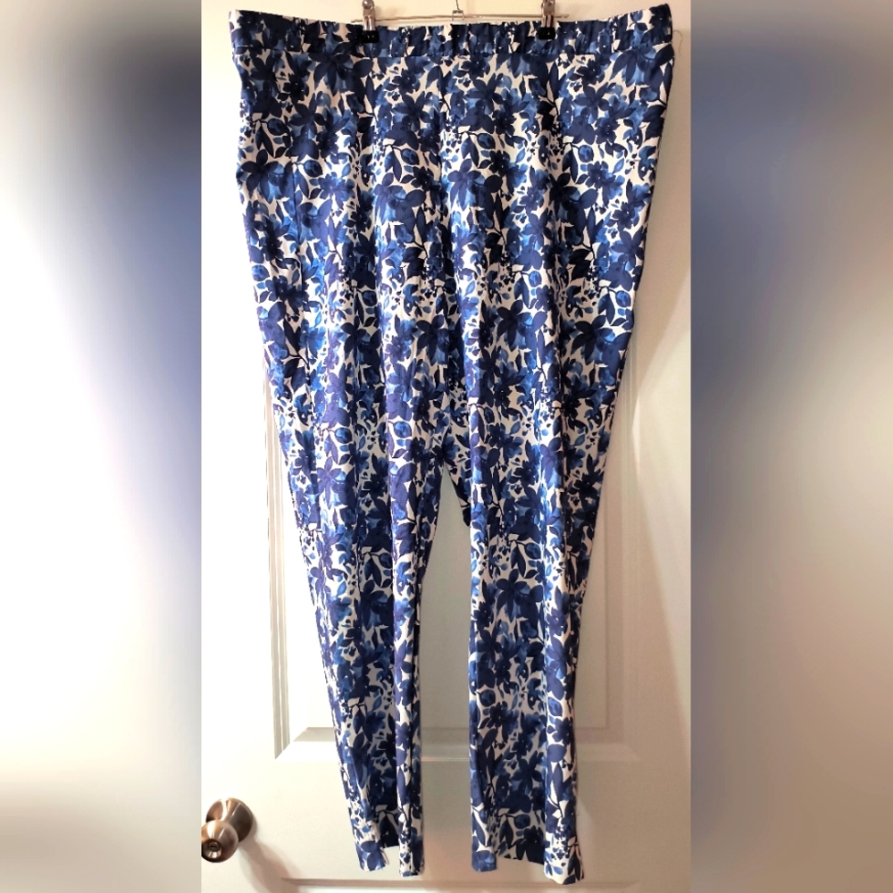 Blue and White Floral Pull-On Pants Size 3X